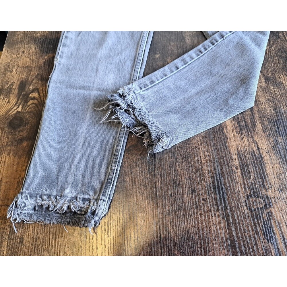 Vintage Levi's 512 Slim Fit Tapered Jeans Short - Picture 3 of 12